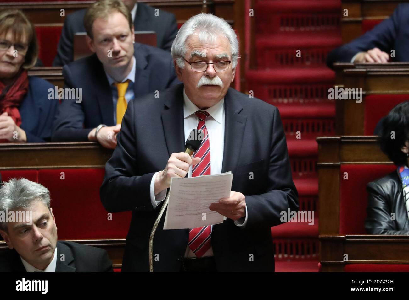 Andre Chasseigne, presidente del gruppo "Gauche democrate et republicaine" durante una sessione di "interrogazioni al governo" all'Assemblea nazionale francese di Parigi, Francia, il 14 febbraio 2018. Foto di Henri Szwarc/ABACAPRESS.COM Foto Stock