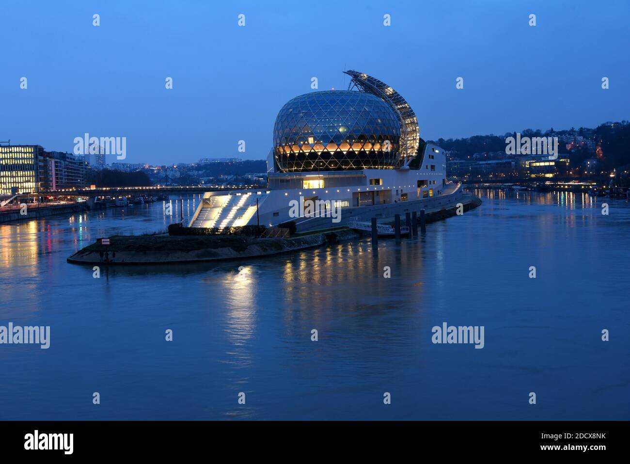 La Seine musicale a Boulogne Billancourt, vicino a Parigi, il 13 gennaio 2018. La nuova città musicale dell'Ile Seguin è stata progettata da Shigeru Ban e Jean de Gastines e contiene una sala concerti, un auditorium, studi di prove, una scuola di musica e negozi. Foto di Alain Apaydin/ABACAPRESS.COM Foto Stock