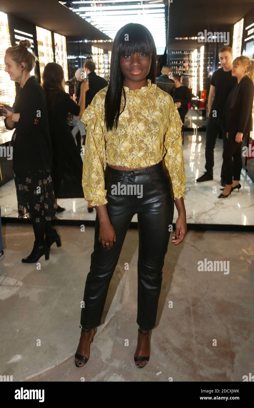 Karidja Toure partecipa alla festa di bellezza YSL a Parigi, in Francia, il 17 gennaio 2018. Foto di Jerome Domine/ABACAPRESS.COM Foto Stock