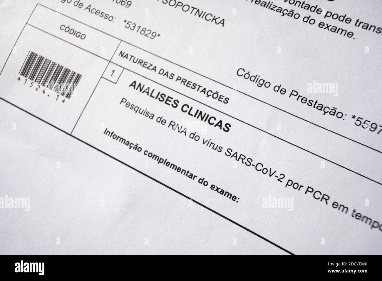 Faro, Portogallo - 27 ottobre 2020: Rinvio per un test COVID Foto Stock