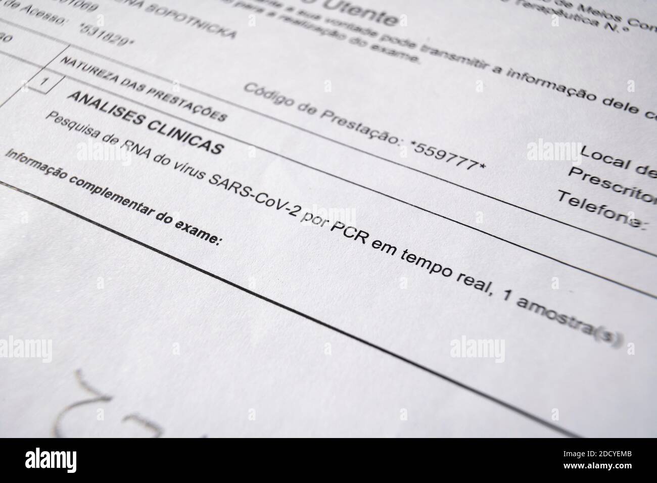 Faro, Portogallo - 27 ottobre 2020: Rinvio per un test COVID Foto Stock