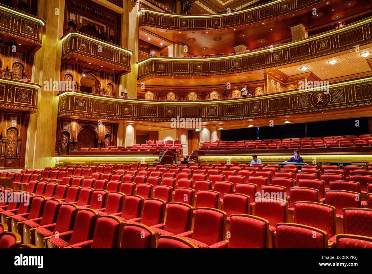 Mascate, Oman, 3 dicembre 2016: Vista interna del Teatro reale dell'Opera di Mascate, Oman Foto Stock