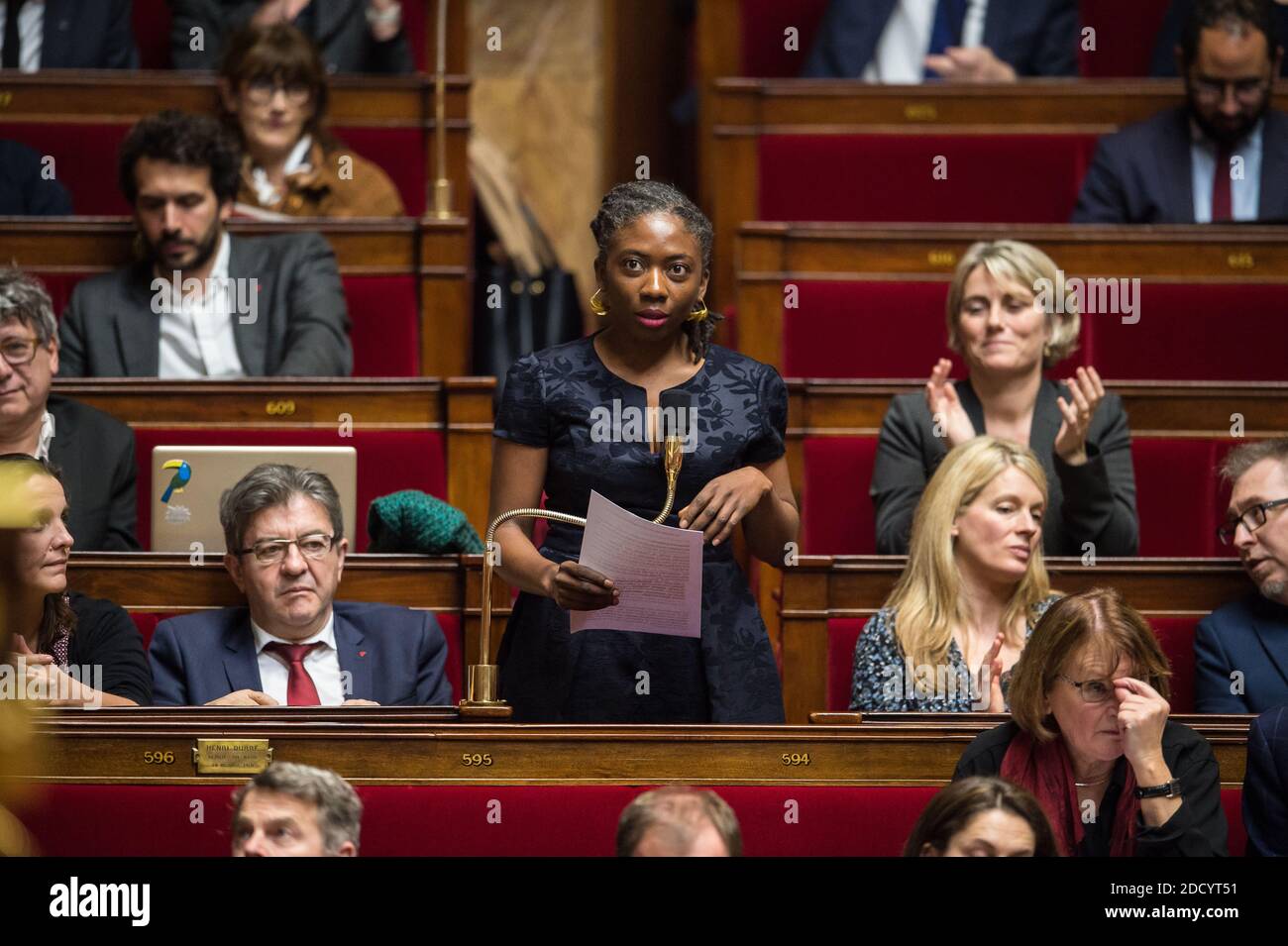 La France Insoumise (LFI) membro del Parlamento del partito di sinistra Daniele Obono durante una sessione di interrogazioni al governo all'Assemblea nazionale di Parigi il 23 gennaio 2018. Foto di Eliot Blondt/ABACAPRESS.COM Foto Stock