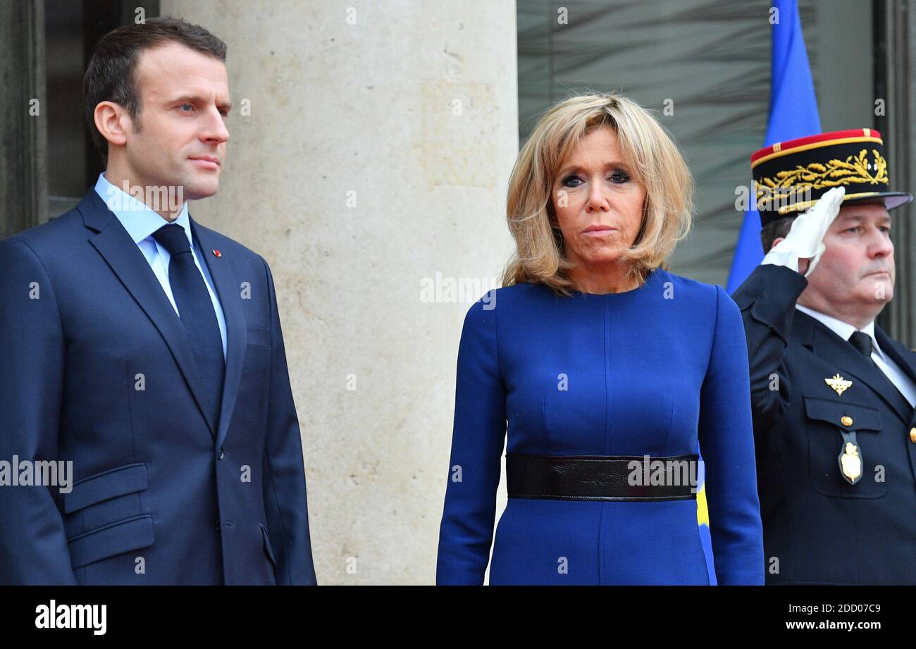 Il Granduca Henri e la Duchessa Maria Teresa di Lussemburgo sono accolti dal presidente francese Emmanuel Macron e dalla moglie Brigitte Macron prima di un incontro al palazzo Elysee a Parigi il 19 marzo 2018. Foto di Christian Liegi/ABACAPRESS.COM Foto Stock