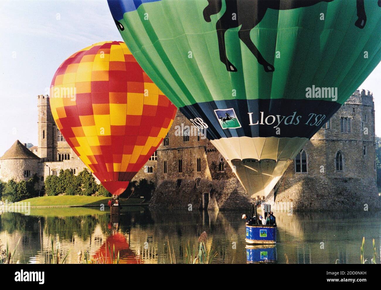 "Leeds Castle hot air balloons", "Leeds Castle balloon flight", "Balloon immersione in mongolfiera", "Reflections", "volo", "volo in mongolfiera" Foto Stock