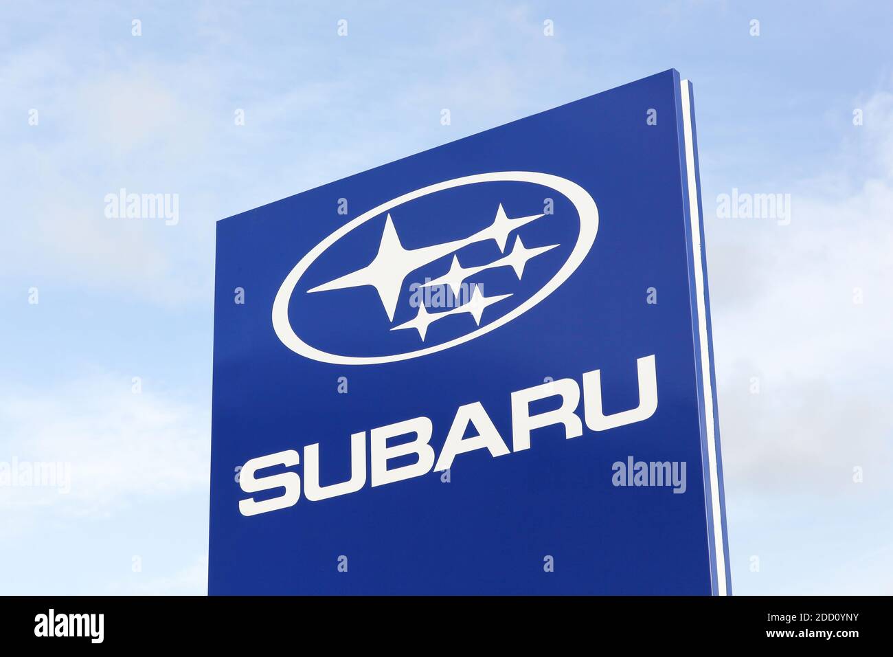 Tilst, Danimarca - 7 ottobre 2018: Logo Subaru su un pannello. Subaru è la casa automobilistica giapponese Foto Stock