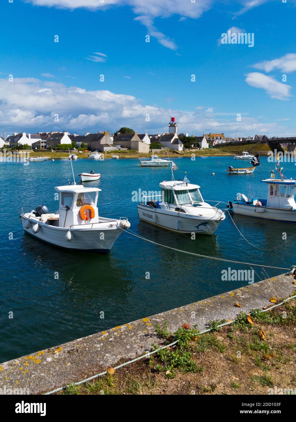 Imbarcazioni da diporto a Guilvinec o le Guilvinec comune nel dipartimento del Finistère della Bretagna nel nord-ovest della Francia. Foto Stock