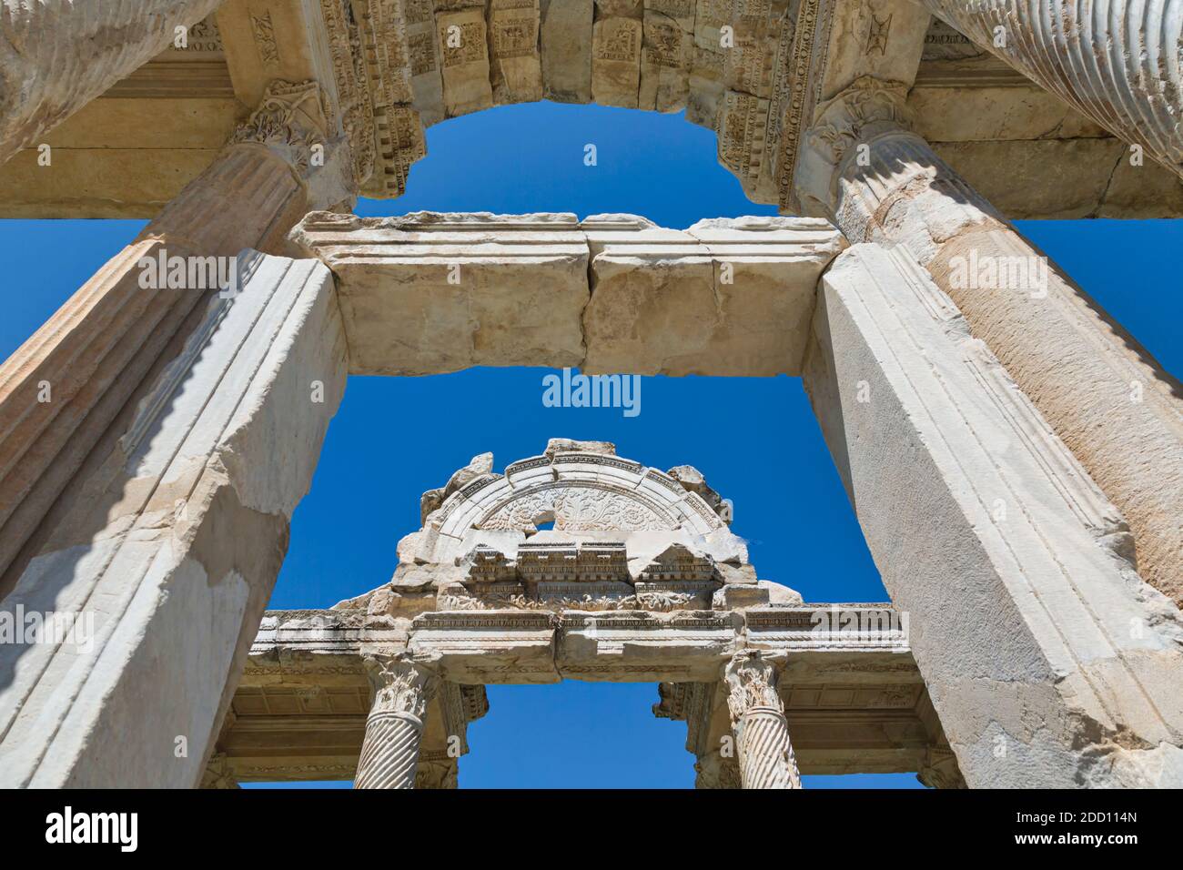 Rovine di Afrodisia, provincia di Aydin, Turchia. Dettaglio del 2 ° secolo porta conosciuta come il Tetrapilone. Aphrodisias, che è un patrimonio dell'umanità dell'UNESCO S Foto Stock