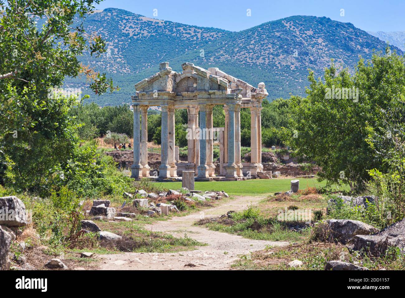 Rovine di Afrodisia, provincia di Aydin, Turchia. Gateway del II secolo conosciuto come il Tetrapilone. Aphrodisias, che è un sito patrimonio dell'umanità dell'UNESCO, è stato d Foto Stock