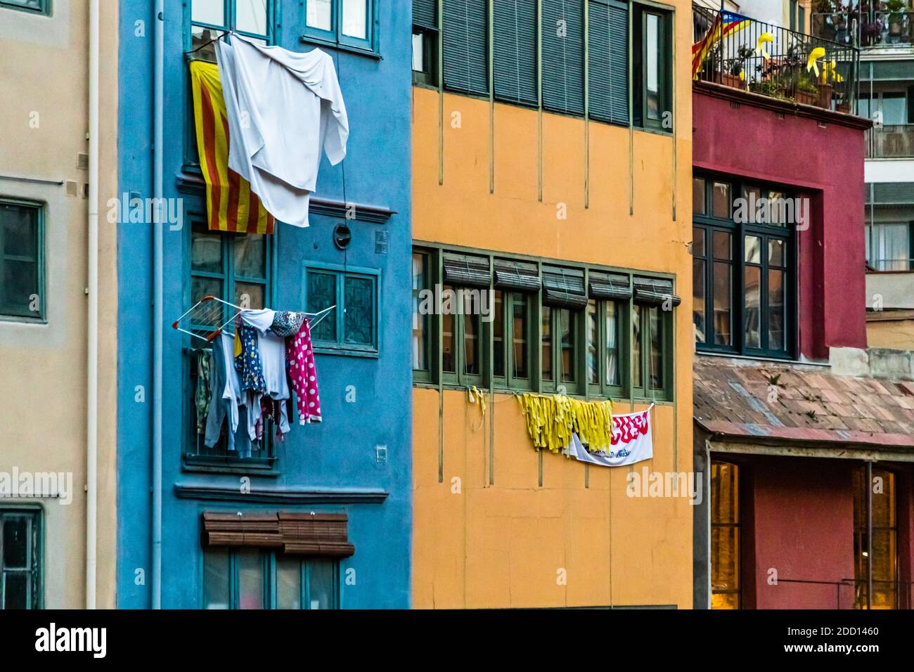 Case residenziali sulle rive del Riu Onyar a Girona, Catalunya, Spagna Foto Stock