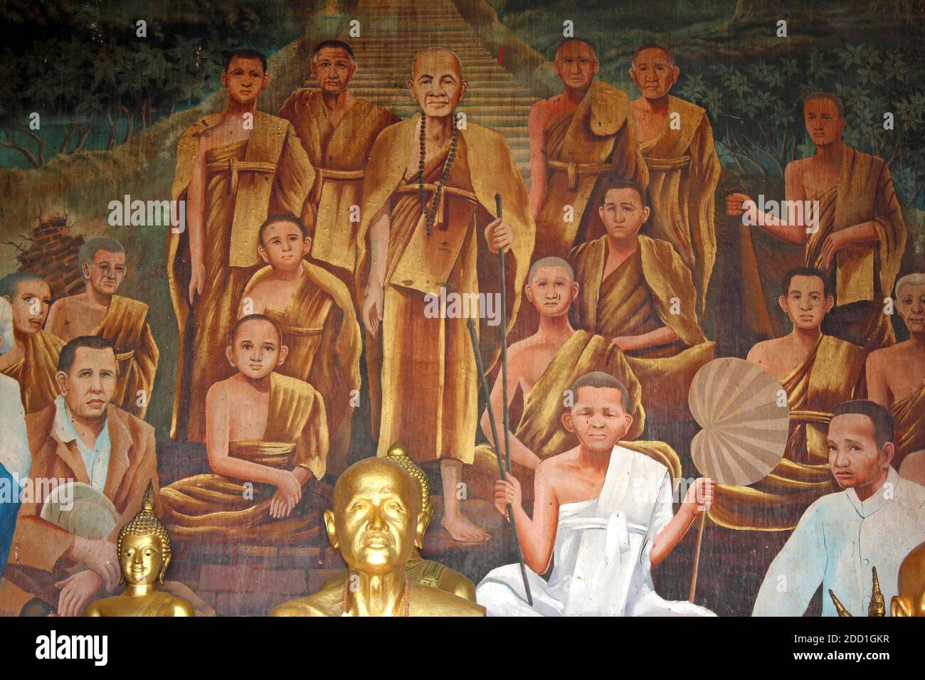 Monaci Buddisti Pittura e sculture al Tempio di Wat Phra That Doi Suthep, Thailandia Foto Stock