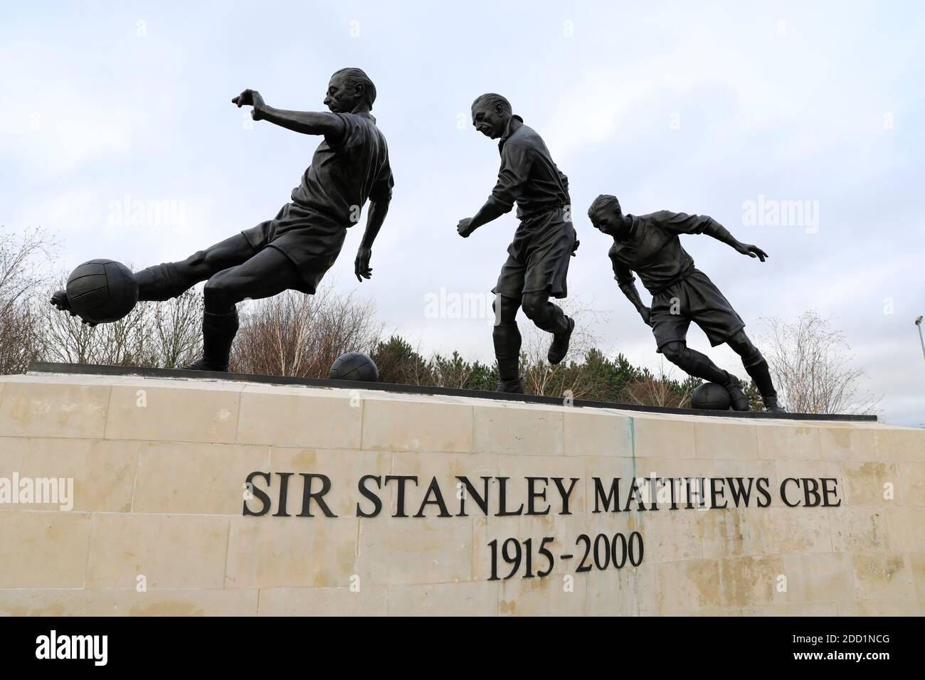 Il memoriale di Sir Stanley Matthews fuori dal terreno di Stoke City Foto Stock