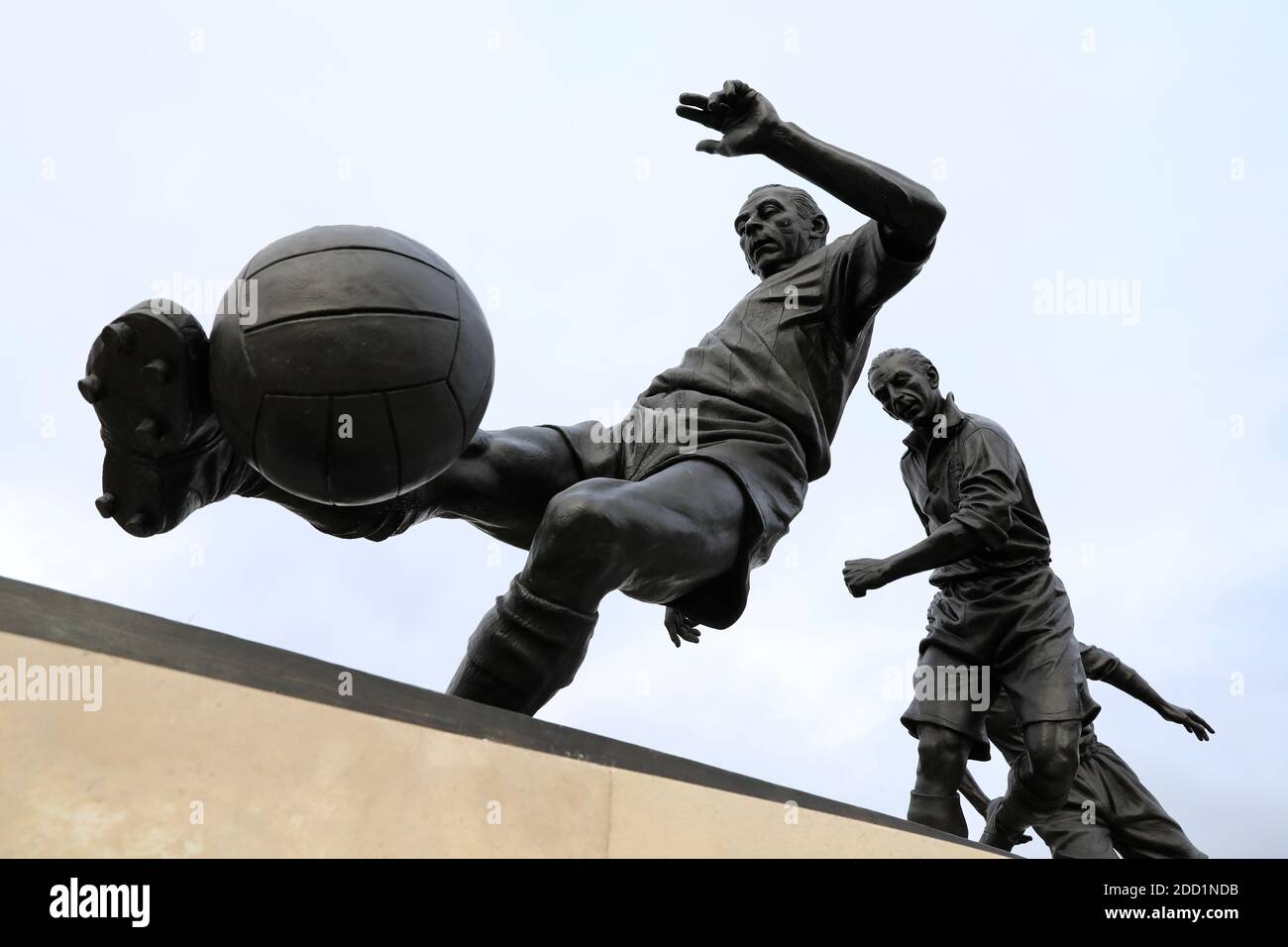 Il memoriale di Sir Stanley Matthews fuori dal terreno di Stoke City Foto Stock