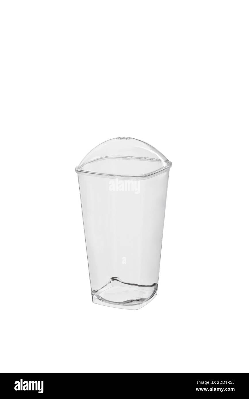 Contenitori di plastica monouso su sfondo bianco Foto Stock