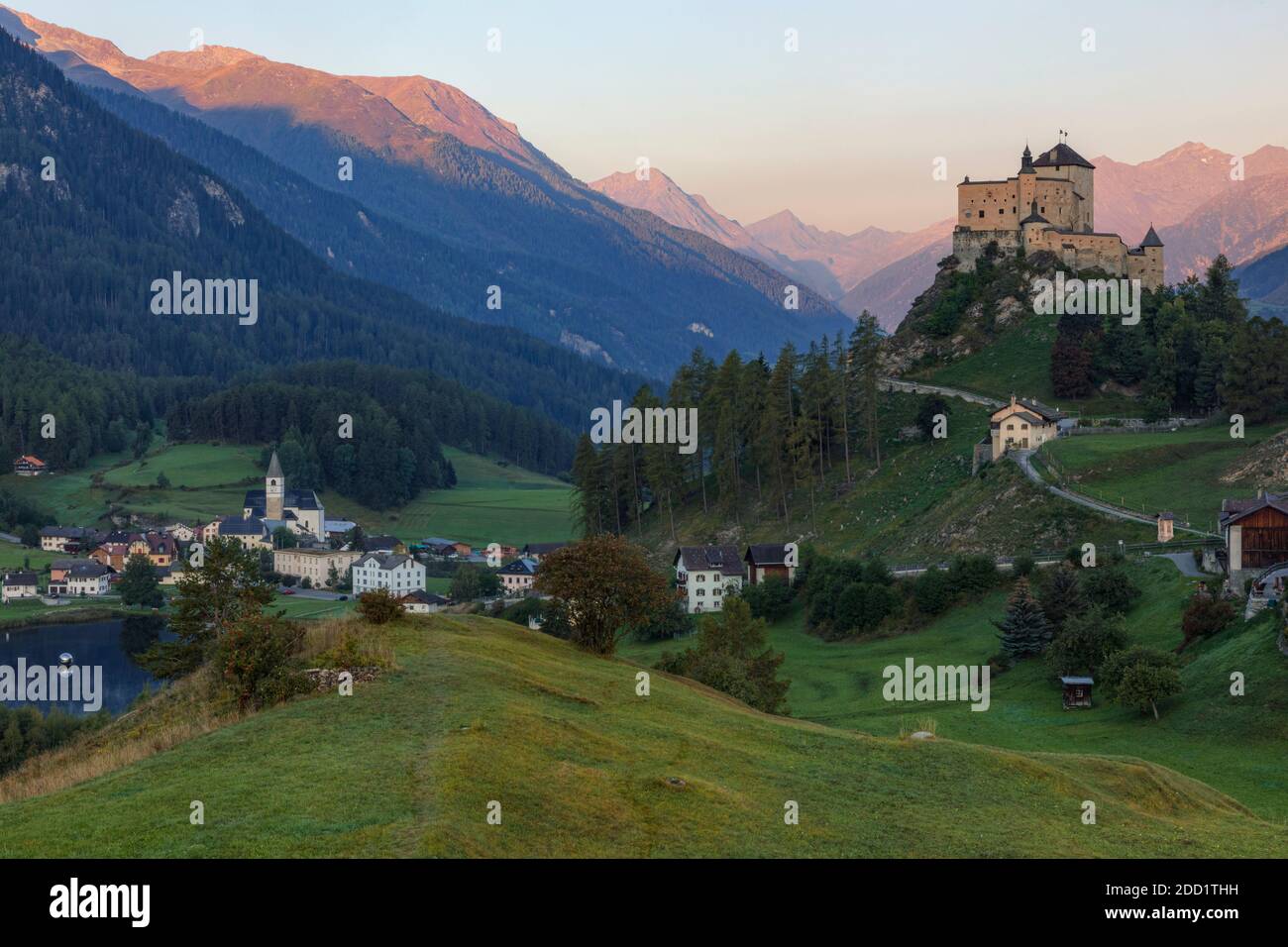 Castello di Tarasp, Scuol, Engadin, Grigioni, Svizzera, Europa Foto Stock