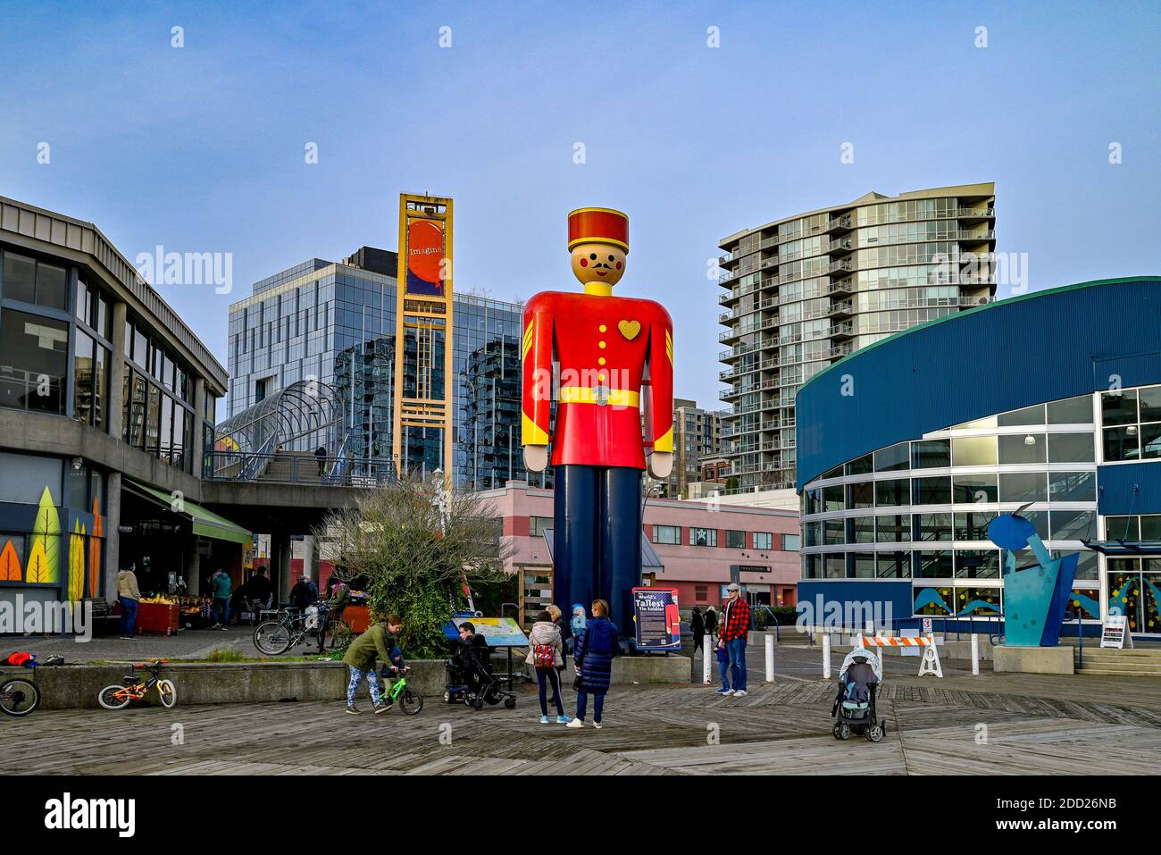 Tin Soldier più alto del mondo, New Westminster Quay, New Westminster, British Columbia, Canada Foto Stock