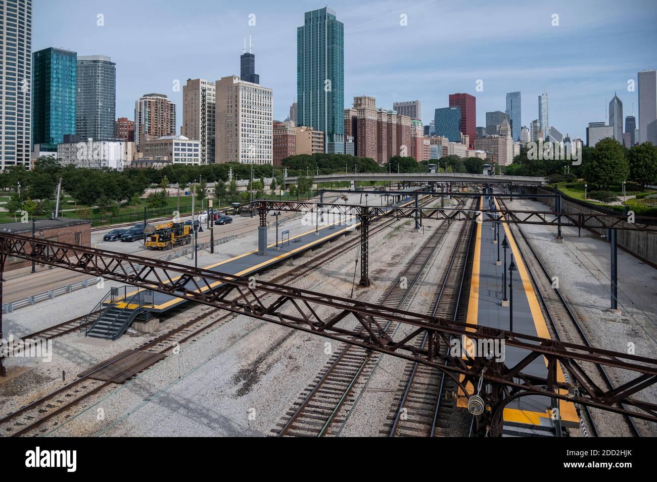 Molti treni che portano nel centro di Chicago Foto Stock