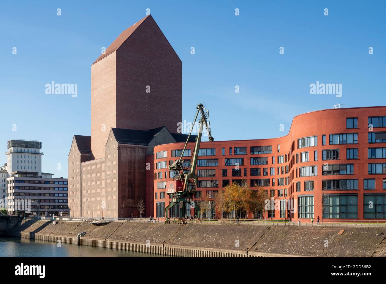 Berufen, Innenhafen, Landesarchiv Berufen, 2010-2013 von Dienstleistungen Ortner-Ortner erbaut. Umbau eines historiischen Speichers zum M. Foto Stock