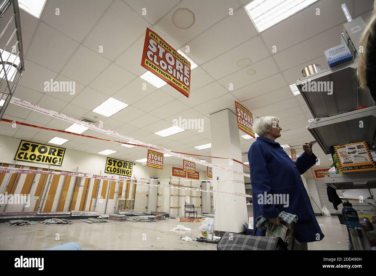 GRAN BRETAGNA / Inghilterra / Londra /dopo anni di vendite in difficoltà, i negozi di Woolworths finalmente crollarono in amministrazione. Foto Stock