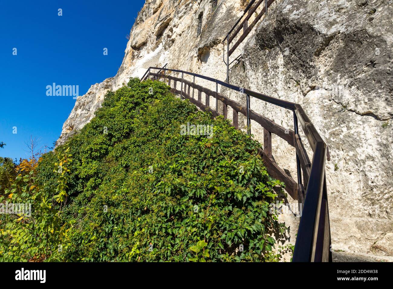 Monastero medievale di roccia di Basarbovo dedicato a San Dimitar Basarbowski, Ruse Regione, Bulgaria Foto Stock