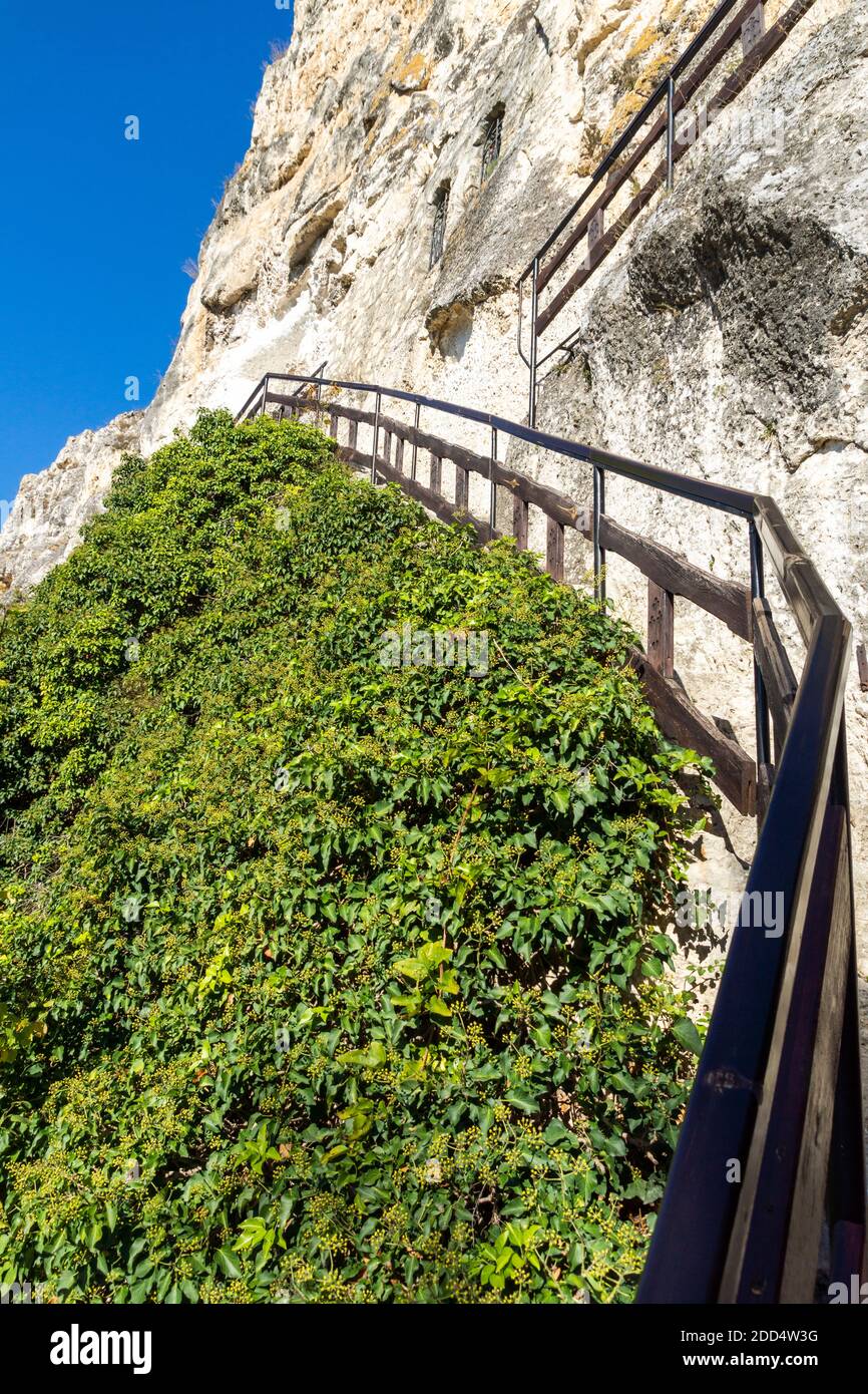 Monastero medievale di roccia di Basarbovo dedicato a San Dimitar Basarbowski, Ruse Regione, Bulgaria Foto Stock