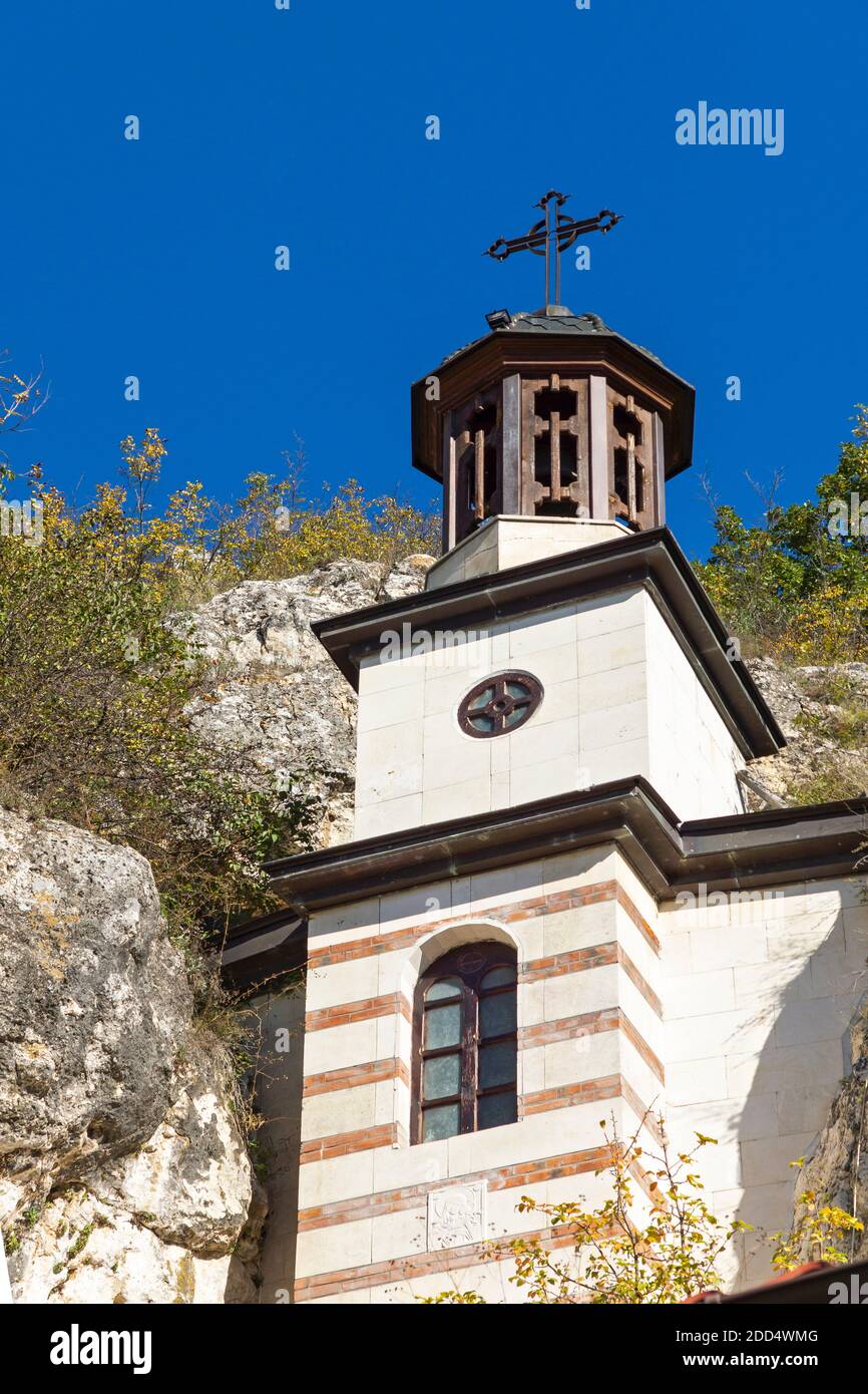 Monastero medievale di roccia di Basarbovo dedicato a San Dimitar Basarbowski, Ruse Regione, Bulgaria Foto Stock