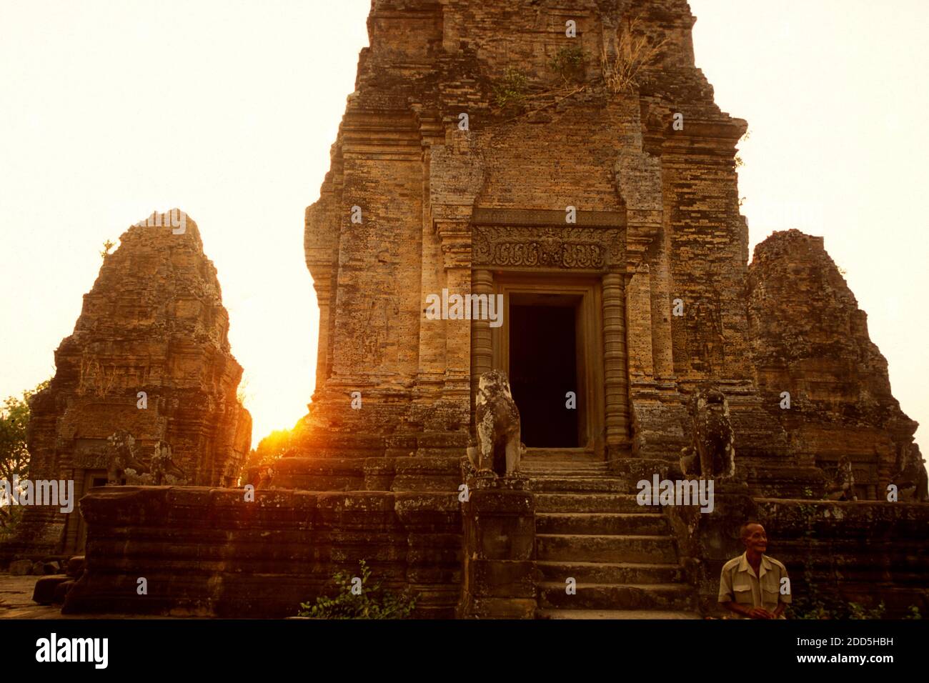 Il Tempio di Pre-Rup nella città del Tempio di Angkor vicino alla città di Siem Reap nella parte occidentale della Cambogia. Cambogia, Siem Reap, febbraio 2001 Foto Stock