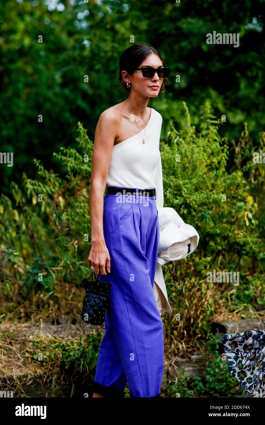 Street Style, Diletta Bonaiuti in arrivo a Stine Goya primavera estate 2019 spettacolo di refshalevej a Copenhagen, Danimarca, l'8 agosto 2018. Foto di Marie-Paola Bertrand-Hillion/ABACAPRESS.COM Foto Stock