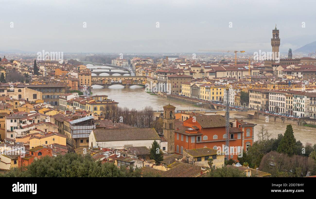 Firenze, Italia - 2 febbraio 2018: Il paesaggio urbano della Giornata delle piogge invernali a Firenze, Italia. Foto Stock