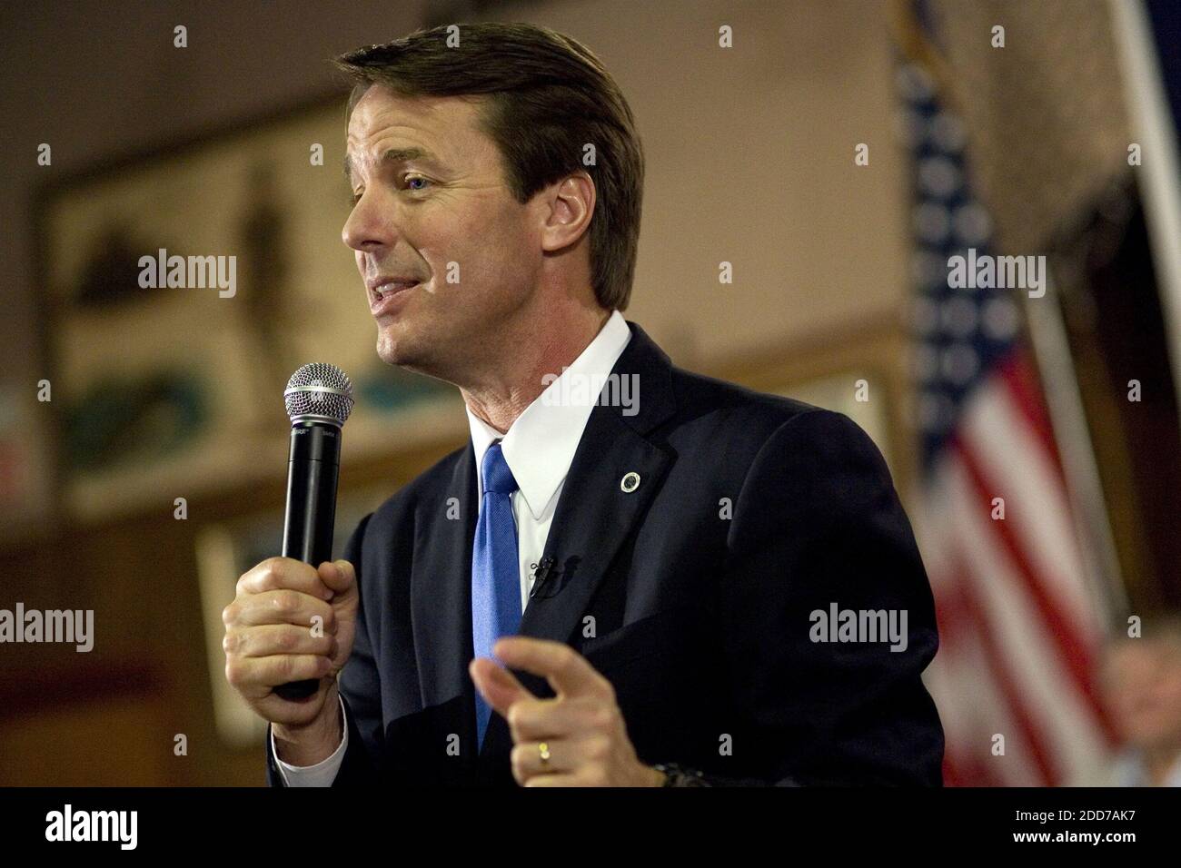 NO FILM, NO VIDEO, NO TV, NO DOCUMENTARIO - democratico presidenziale speranzoso, l'ex senatore John Edwards ha tenuto il suo discorso durante una sosta alla VFW Hall ad Algona, Iowa, lunedì 31 dicembre 2007. Foto di Robert Willett/Raleigh News & Observer/MCT/ABACAPRESS.COM Foto Stock