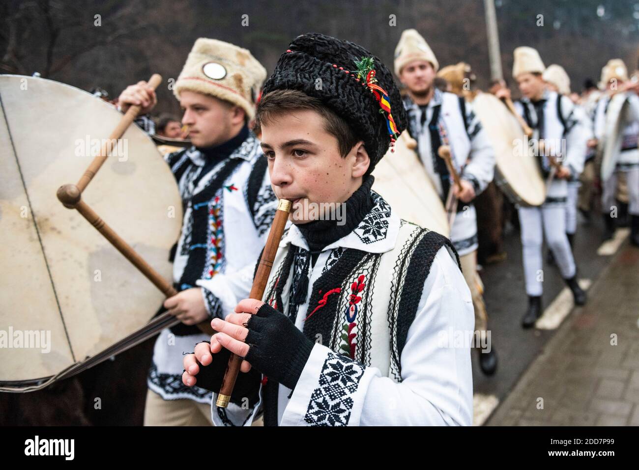 Festa di ballo dell'orso di Capodanno, Comanesti, Moldavia, Romania Foto Stock