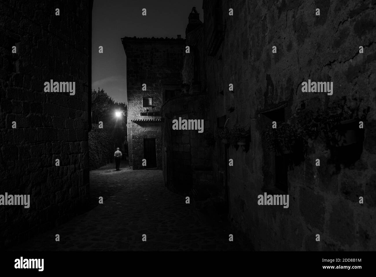 Civita di Bagnoregio di notte, Provincia di Viterbo, Italia Foto Stock
