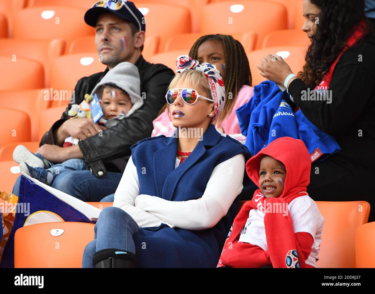 Isabelle Matuidi e suo figlio durante la Coppa del mondo FIFA Russia 2018, Francia contro Perù nello stadio Ekatarinenburg, Ekatarinenburg, Russia il 21 giugno 2018. Foto di Christian Liegi/ABACAPRESS.COM Foto Stock