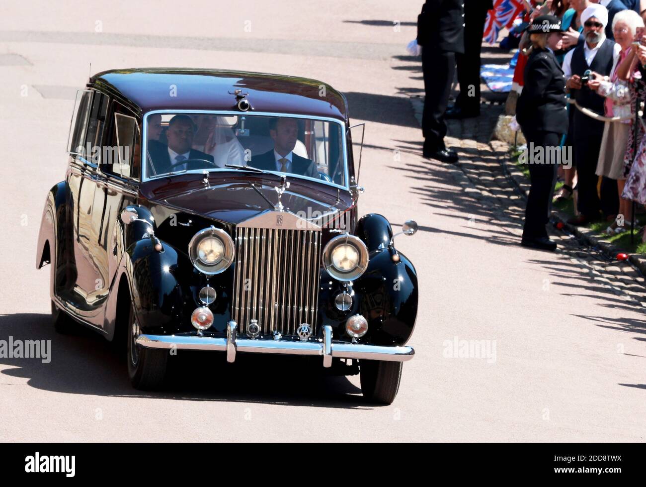 Meghan Markle scende lungo la Long Walk verso il Castello di Windsor con sua madre Doria Ragland per la cerimonia di matrimonio reale al Principe Harry della Gran Bretagna alla St George's Chapel nel Castello di Windsor, a Windsor, in Gran Bretagna, il 19 maggio 2018. Foto di Lauren Hurley / ABACAPRESS.COM Foto Stock