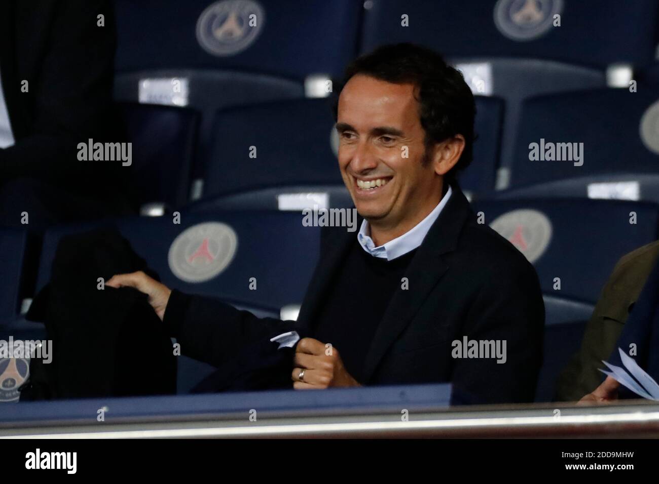 La testa di Carrefour Alexandre Bompard guardando dagli stand la Ligue 1 Paris Saint-Germain (PSG) contro Saint-Etienne allo stadio Parc des Princes di Parigi, Francia, il 14 settembre 2018. PSG ha vinto 4-0. Foto di Henri Szwarc/ABACAPRESS.COM Foto Stock