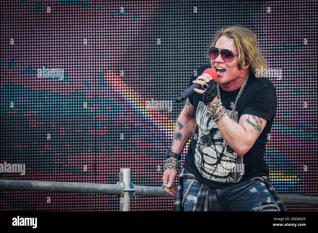 Il vocalist di Guns N' Roses Axel Rose suona dal vivo allo stade Matmut come parte del loro tour mondiale a Bordeaux, in Francia, il 26 giugno 2018. Foto di Thibaud Moritz/ABACAPRESS.COM Foto Stock