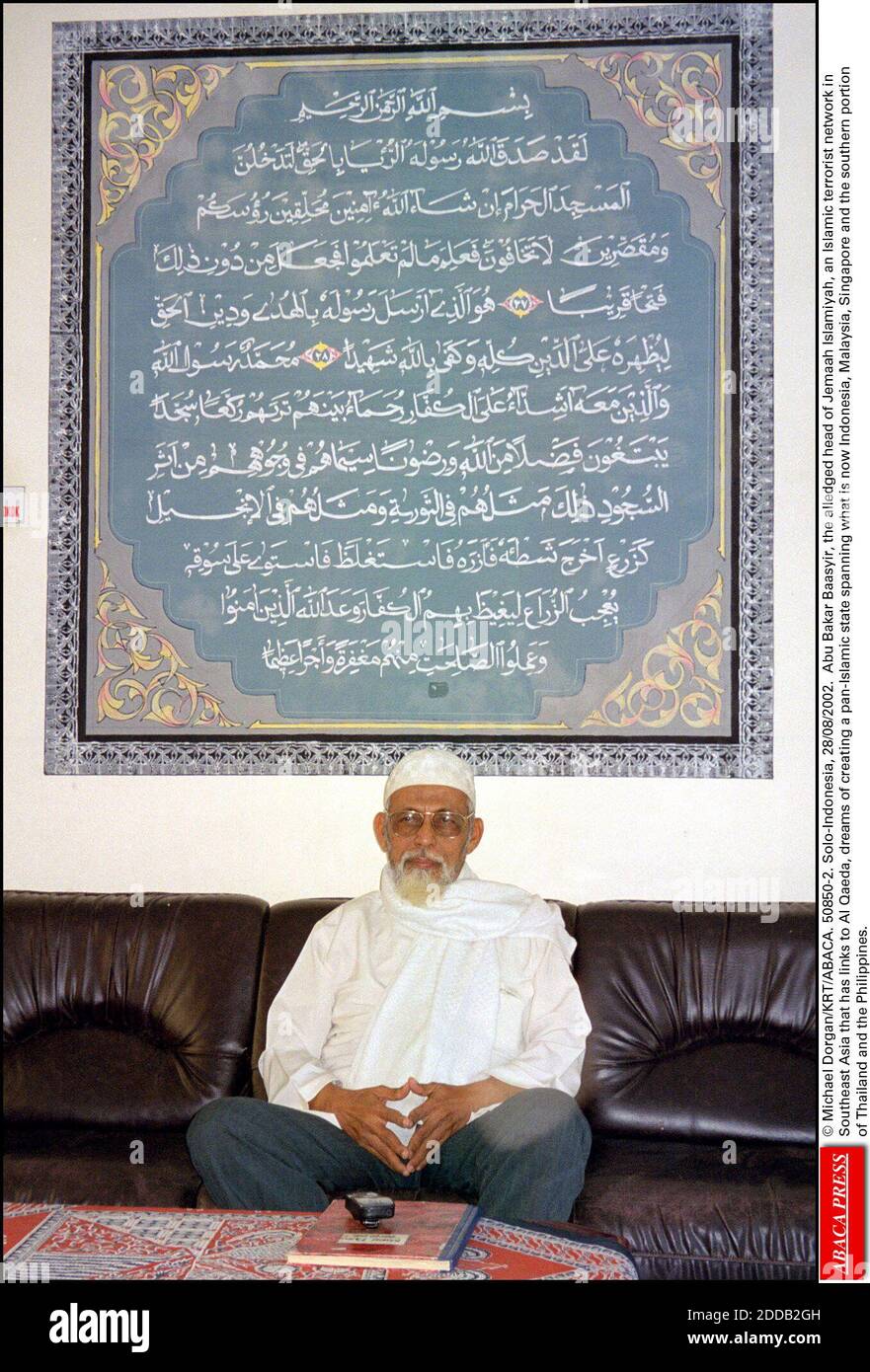NESSUN FILM, NESSUN VIDEO, NESSUNA TV, NESSUN DOCUMENTARIO - © MICHAEL DORGAN/KRT/ABACA. 50850-2. Solo-Indonesia, 28/08/2002. Abu Bakar Baasyir, il presunto capo di Jemaah Islamiyah, una rete terroristica islamica nel sud-est asiatico che ha legami con al Qaeda, sogna di creare uno stato panislamico che abbraccia ciò che è n Foto Stock