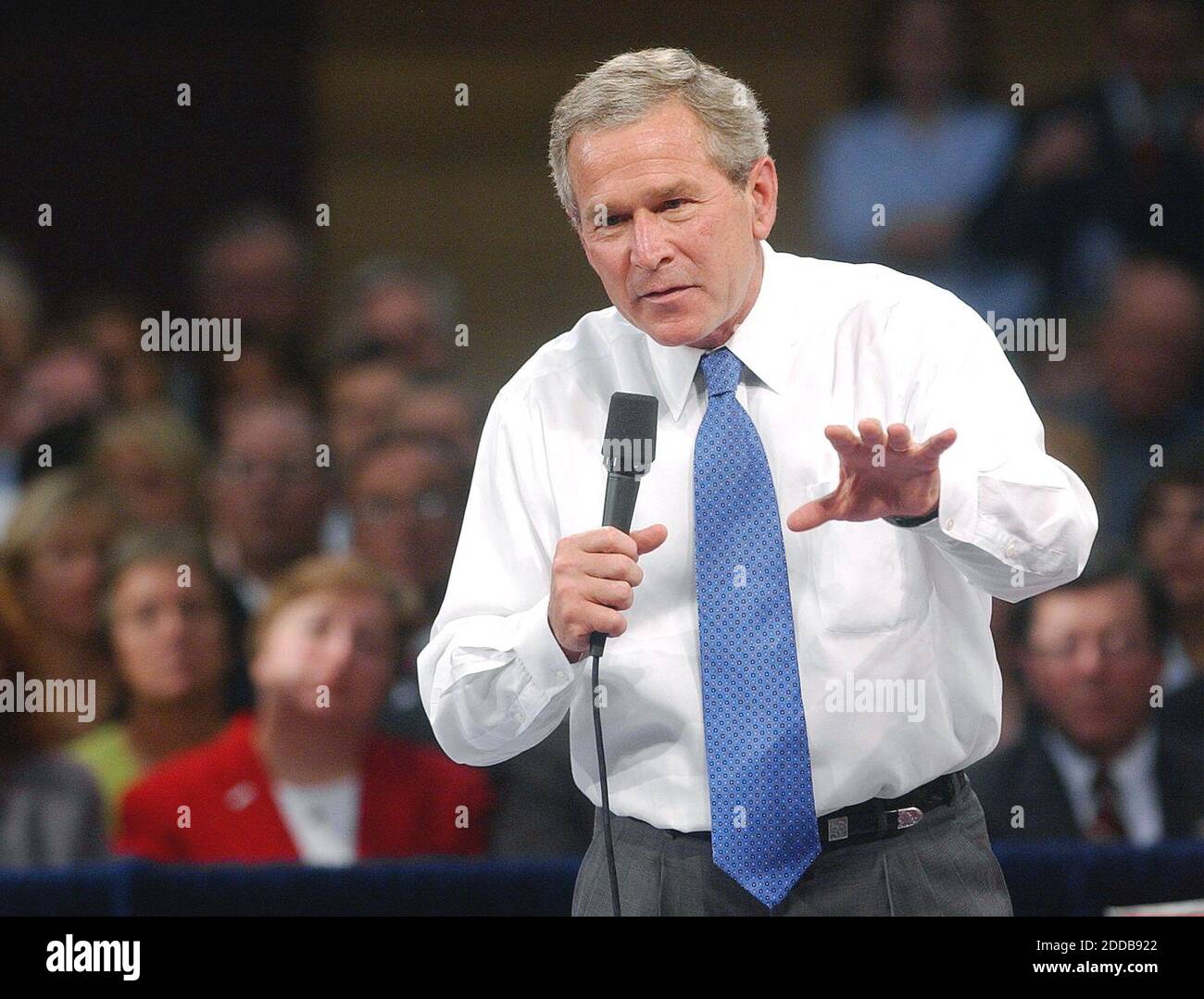 NO FILM, NO VIDEO, NO TV, NO DOCUMENTARIO - il presidente George W. Bush parla alla Kutztown University di Kutztown, Pennsylvania, venerdì 9 luglio 2004. Foto di Don Fisher/KRT/ABACA. Foto Stock