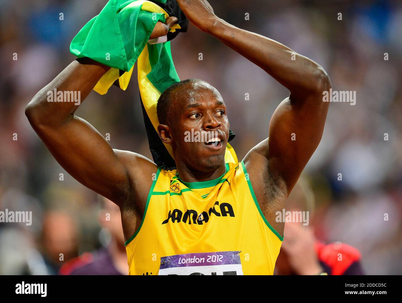 NO FILM, NO VIDEO, NO TV, NO DOCUMENTARIO - Usain Bolt della Giamaica celebra dopo un'altra vittoria olimpica nel cruscotto 100 metri allo Stadio Olimpico durante i Giochi Olimpici estivi 2012 a Londra, Regno Unito, Domenica, 5 agosto 2012. Foto di Harry E. Walker/MCT/ABACAPRESS.COM Foto Stock