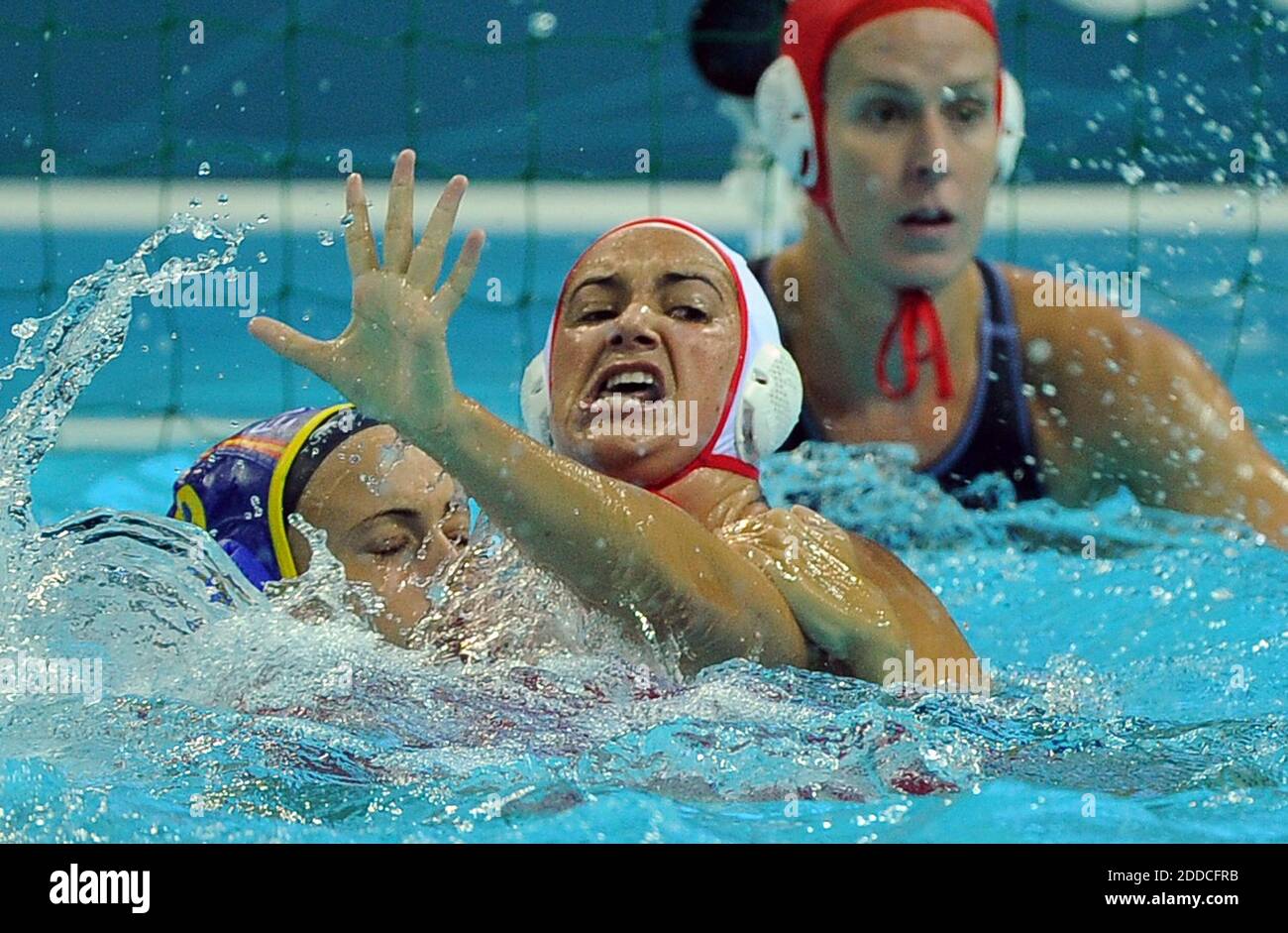 NO FILM, NO VIDEO, NO TV, NO DOCUMENTARIO - Maggie Steffens degli Stati Uniti gioca soffocante difesa sulla strada per vincere la medaglia d'oro contro la Spagna, 8-5, nei Giochi estivi di Londra, Regno Unito, giovedì 9 agosto 2012. Foto di Karl Mondon/Contra Costa Times/MCT/ABACAPRESS.COM Foto Stock