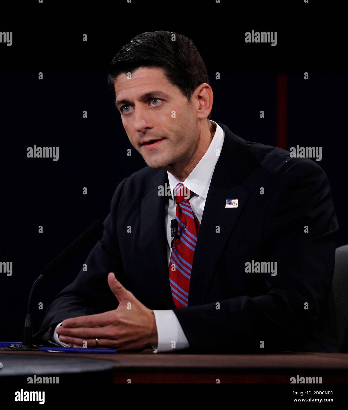 NESSUN FILM, NESSUN VIDEO, NESSUNA TV, NESSUN DOCUMENTARIO - il congressista Paul Ryan durante il dibattito Vice Presidenziale al Center College di Danville, Kentucky. Foto di Mark Cornelison/Lexington Herald-leader/MCT/ABACAPRESS.COM Foto Stock