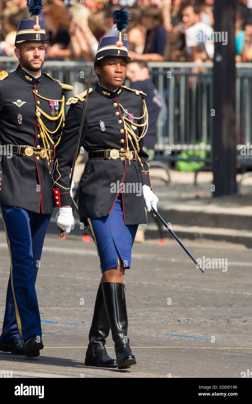 Truppe militari francesi durante la sfilata militare annuale della Bastiglia sul viale Champs-Elysees a Parigi, Francia, il 14 luglio 2018. Foto di Nasser Berzane/ABACAPRESS.COM. Foto Stock