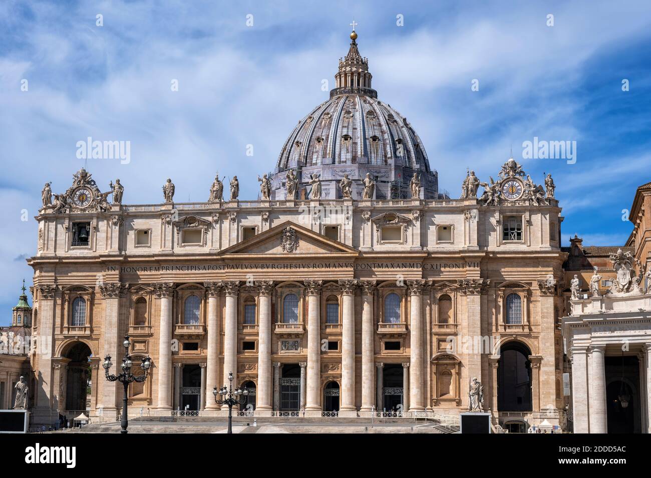 Facciata della Basilica di San Pietro in città, Città del Vaticano, Roma, Italia Foto Stock