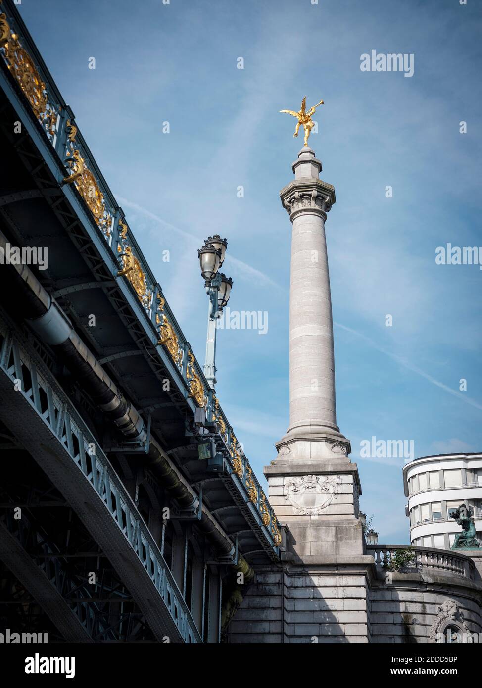 Belgio, provincia di Liegi, Liegi, colonna di angelo del ponte Pont de Fragnee Foto Stock