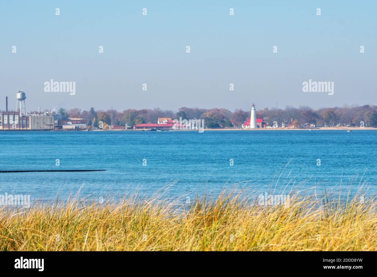 Faro di Fort Gratiot, Port Huron, detto essere il primo faro Michigan, Stati Uniti, os visto da Port Franks, Ontario, Canada Foto Stock