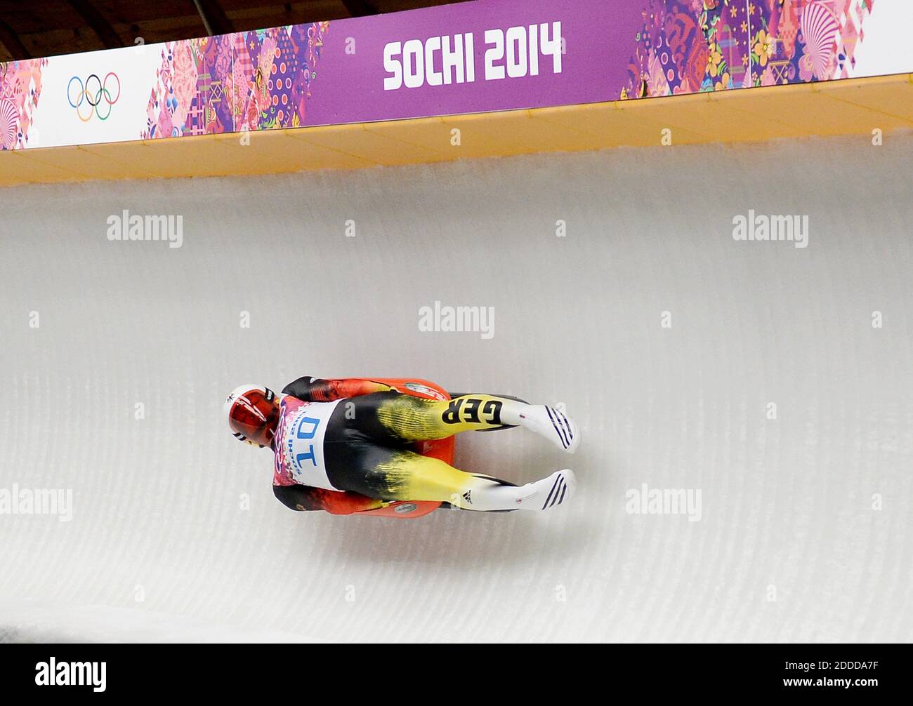 NESSUN FILM, NESSUN VIDEO, NESSUNA TV, NESSUN DOCUMENTARIO - il tedesco Feix Loch (10) scivola alla medaglia d'oro nel quarto caldo della gara maschile di luge singolo al Sanki Sliding Center durante le Olimpiadi invernali di Sochi, Russia, domenica 9 febbraio 2014. Foto di Chuck Myers/MCT/ABACAPRESS.COM Foto Stock