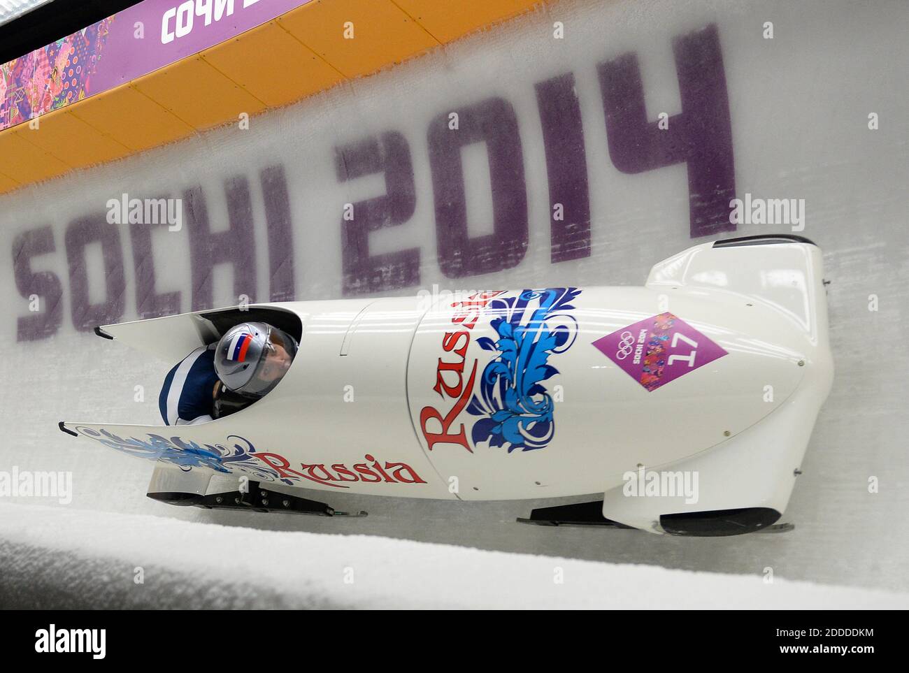 NO FILM, NO VIDEO, NO TV, NO DOCUMENTARIO - il team russo 2 di Nadezhda Sergeeva e Nadezhda Paleeva fanno la loro seconda scalata nella bob femminile al Sanki Sliding Center, durante le Olimpiadi invernali di Sochi, Russia, martedì 18 febbraio 2014. Foto di Chuck Myers/MCT/ABACAPRESS.COM Foto Stock