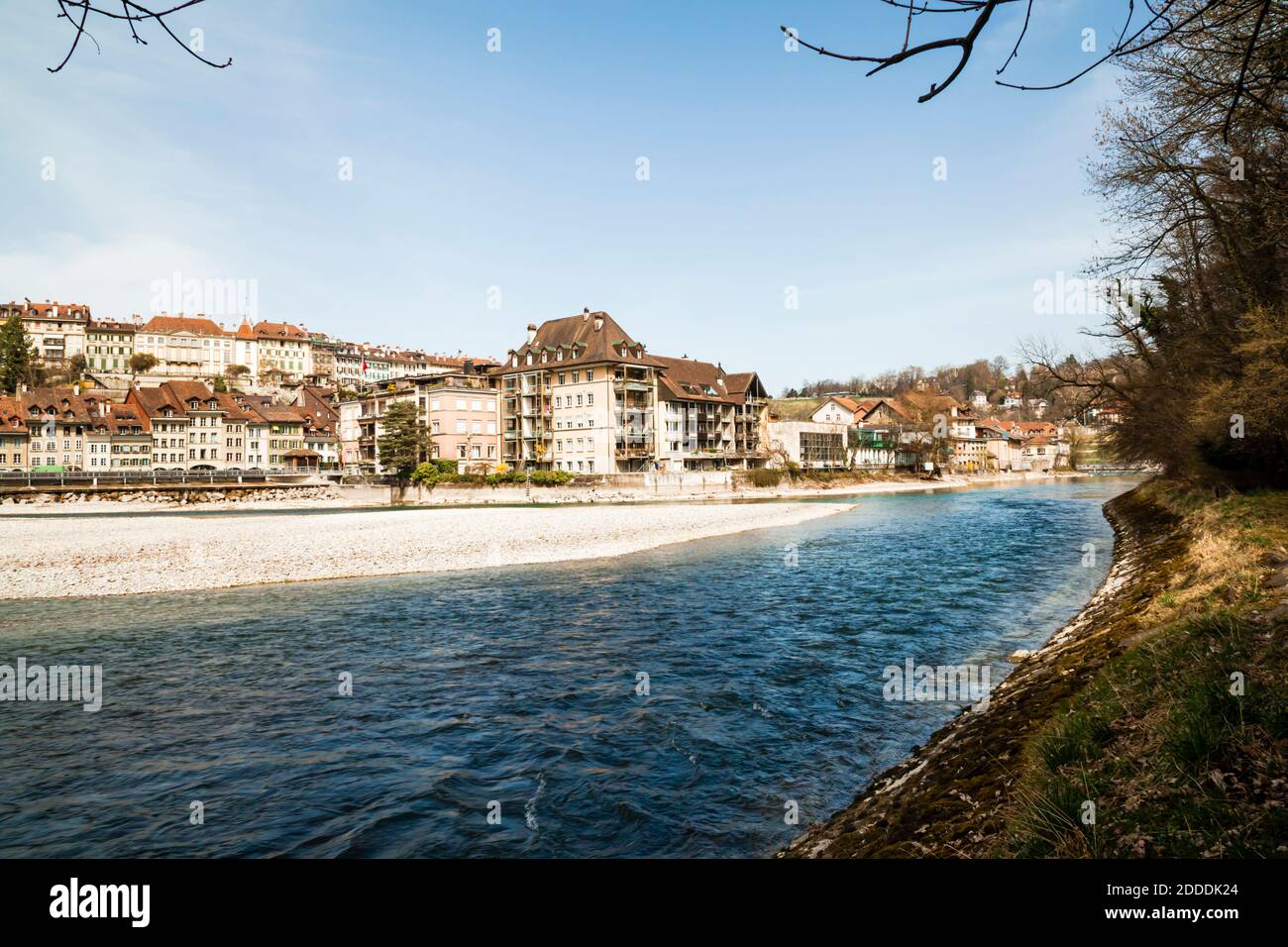 Vista sul fiume aare dalla bellissima città in Svizzera Foto Stock Vista sul fiume aare dalla bellissima città in Svizzera Foto Stock