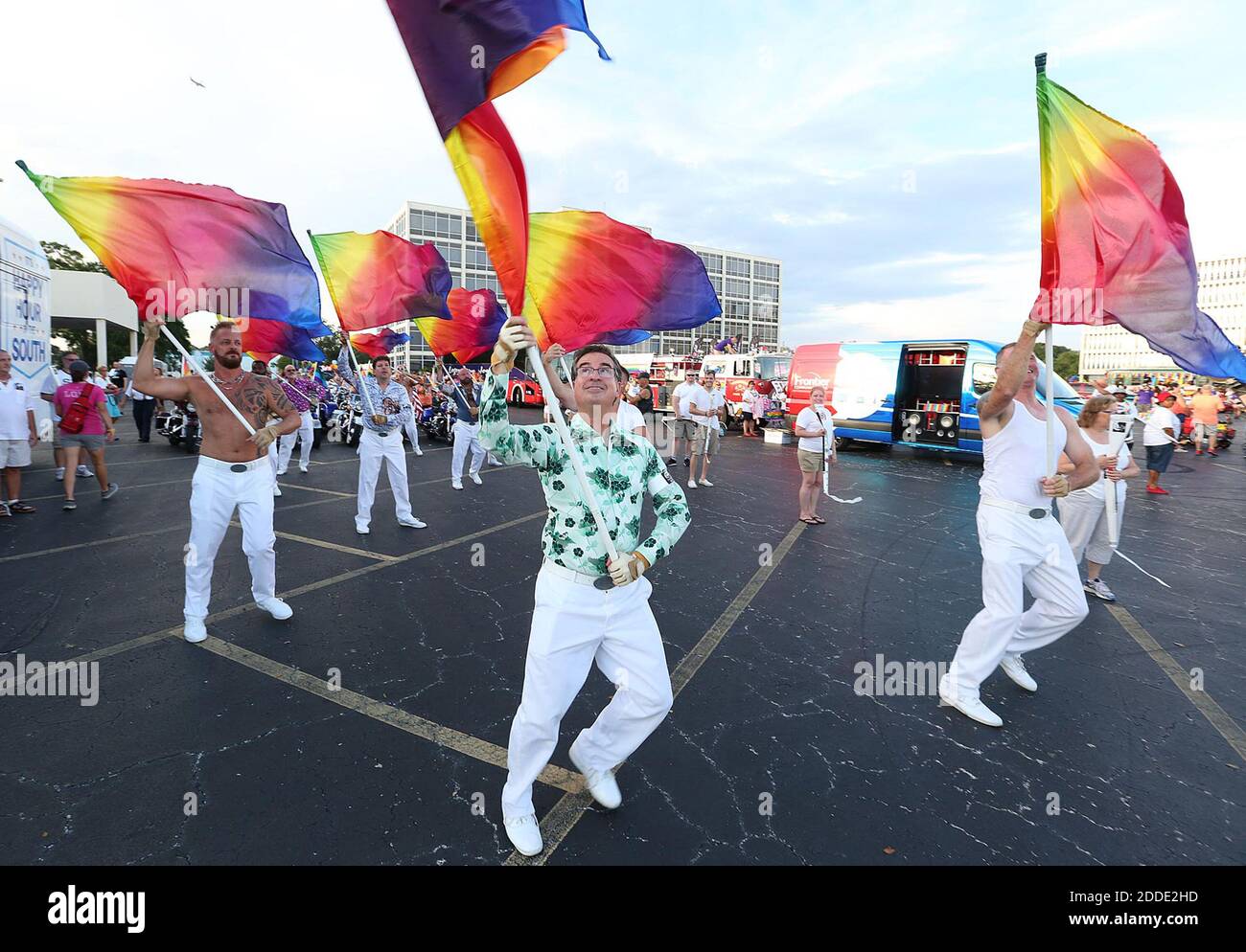 NESSUN FILM, NESSUN VIDEO, NESSUNA TV, NESSUN DOCUMENTARIO - i partecipanti si divertono nella Parata di San Pete Pride a San Pietroburgo, FL, USA, sabato 15 giugno 2016. Foto di Stephen M. Dowell/Orlando Sentinel/TNS/ABACAPRESS.COM Foto Stock