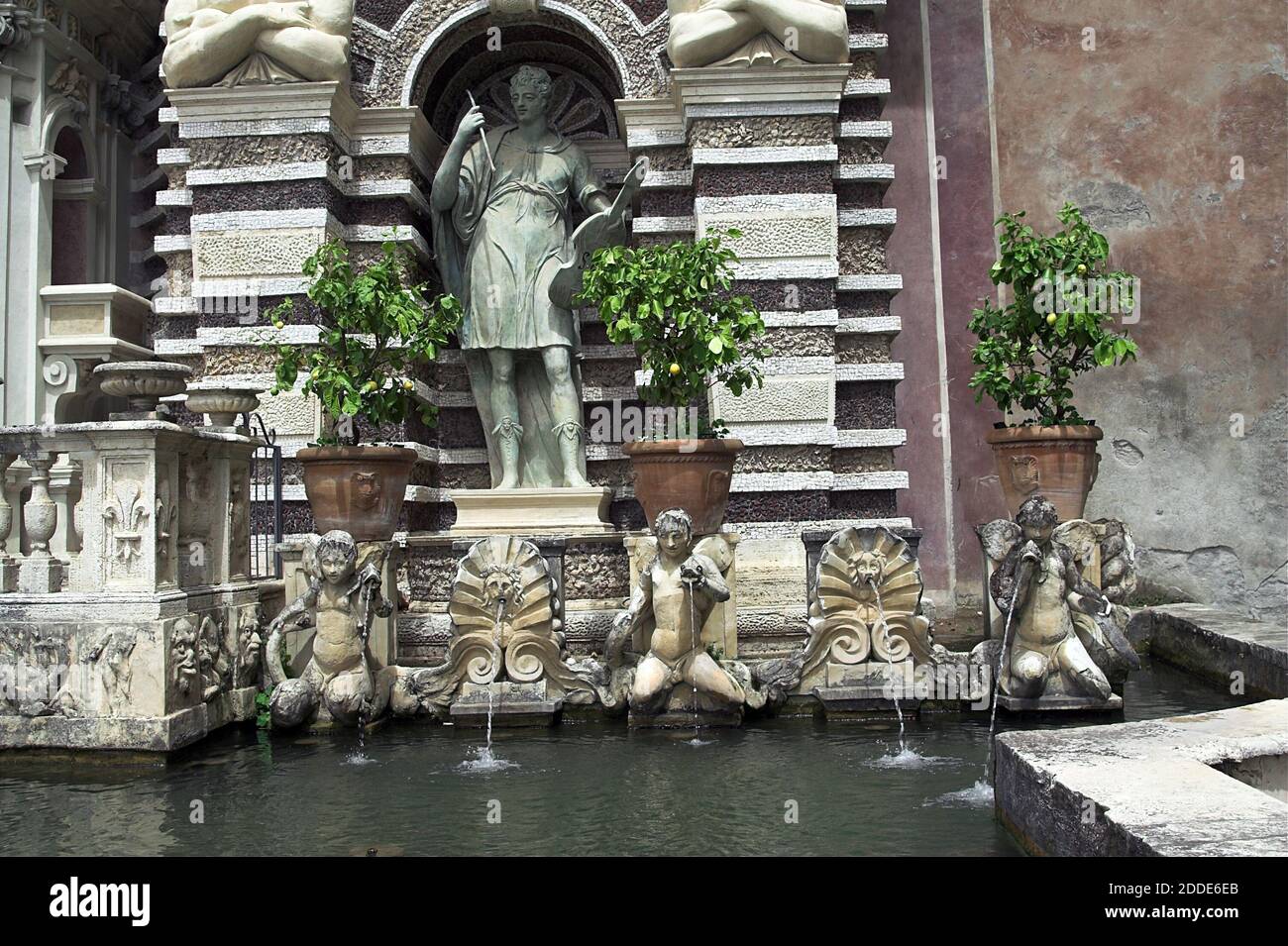 Tivoli, Italia Italien; Villa d’Este; Fontana dell’organo; Wasserorgel; Statua dell’Orfeo sulla facciata del Castello d’acqua Foto Stock